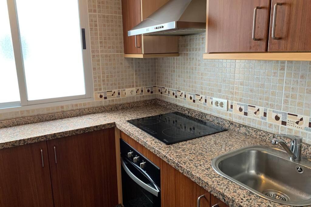 Cosy Two-Bedroom Apartment In The Centre Of El Medano Εξωτερικό φωτογραφία